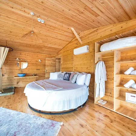 Heaven Hotel *